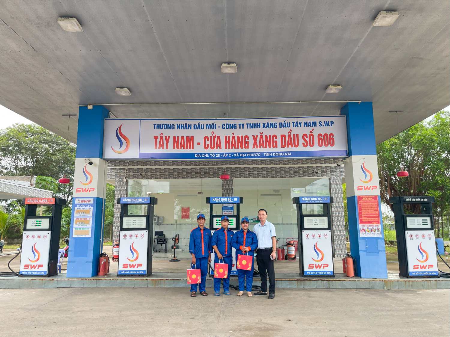 Quà Trung Thu ý nghĩa gửi tặng nhân viên từ Tây Nam S.W.P