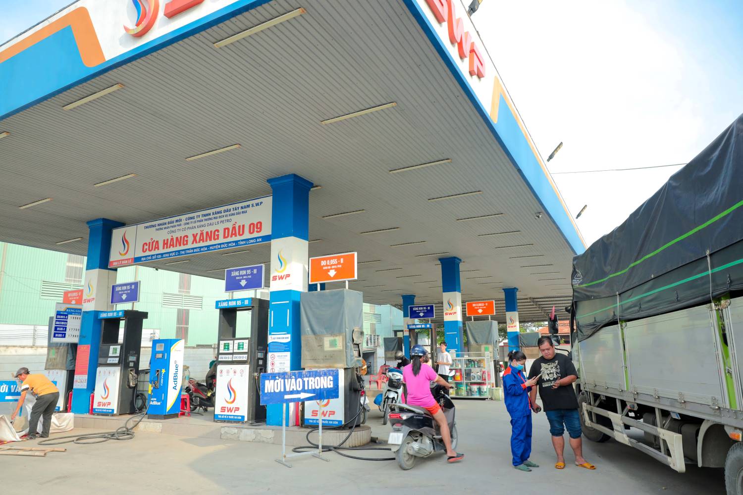 Tây Nam SWP cập nhật giá xăng dầu ngày 18/12/2025.