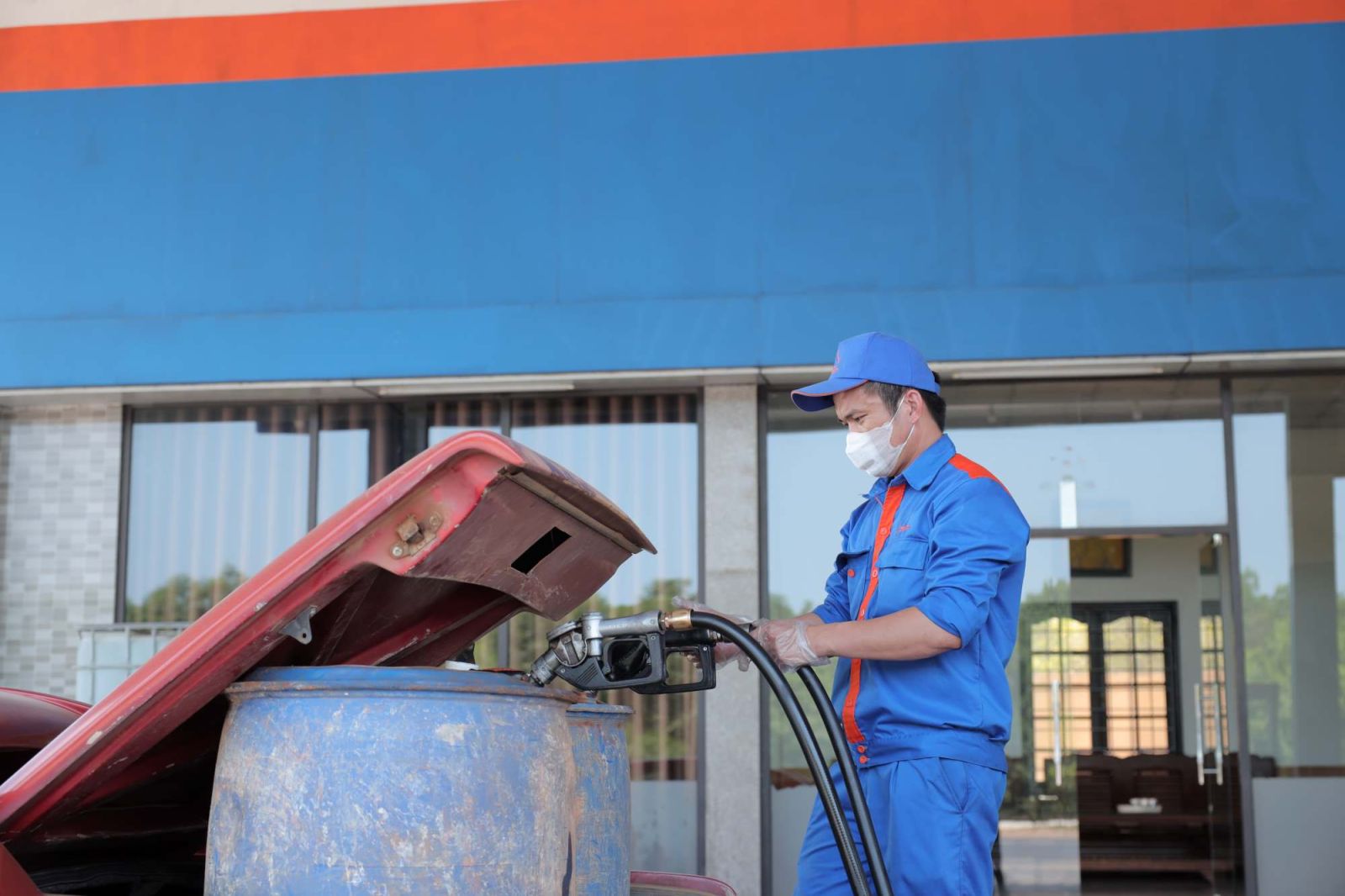 Tây Nam SWP cập nhật giá xăng dầu ngày 23/10/2025.