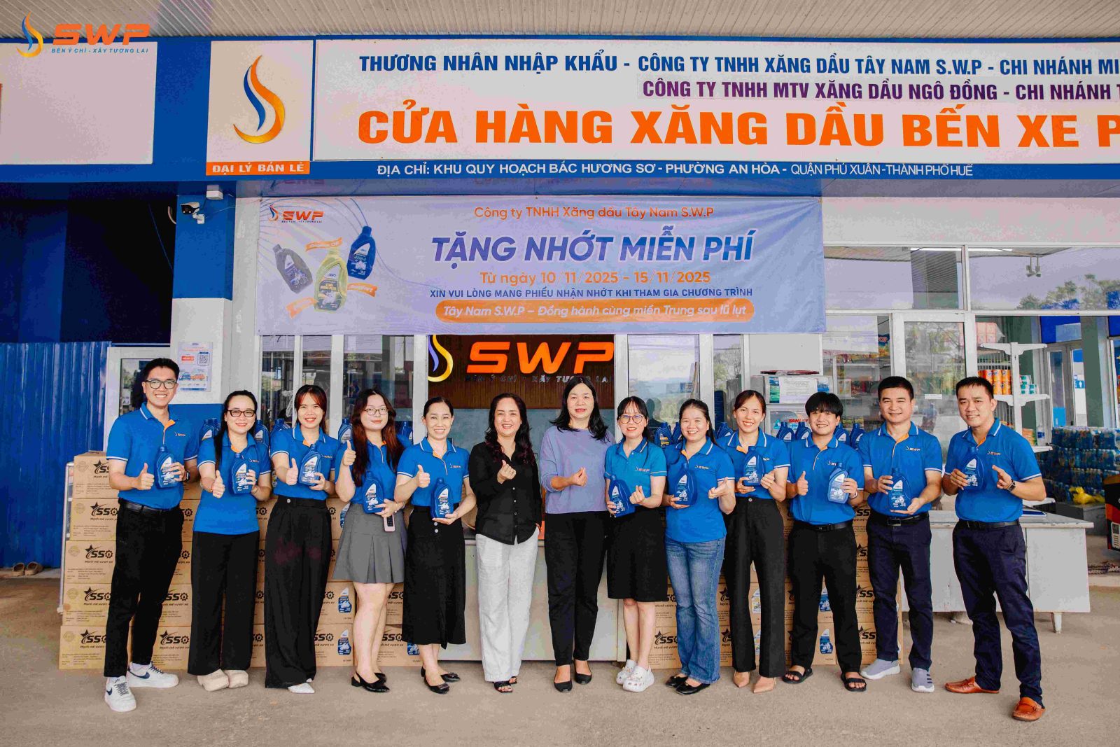 Công ty TNHH Xăng dầu Tây Nam S.W.P đã tổ chức chương trình tặng nhớt miễn phí cho người dân tại Cửa hàng Xăng dầu Tây Nam 75 (Khu quy hoạch Bắc Hương Sơ, P. Hương An, TP. Huế) từ ngày 10 – 15/11/2025.