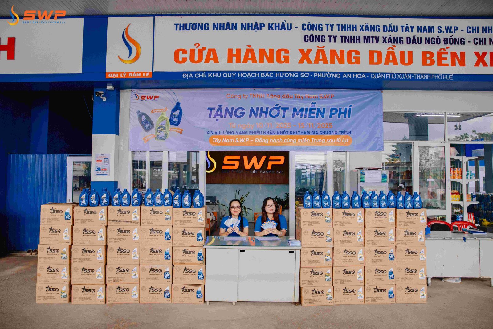 Tây Nam SWP tổ chức chương trình tặng nhớt miễn phí tại thành phố Huế